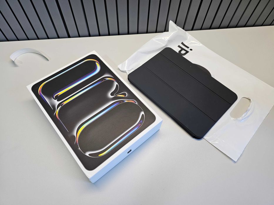 ПРОДАМ Оригинальный Чехол Smart Folio для iPad Pro (M4). Состояние Б.У