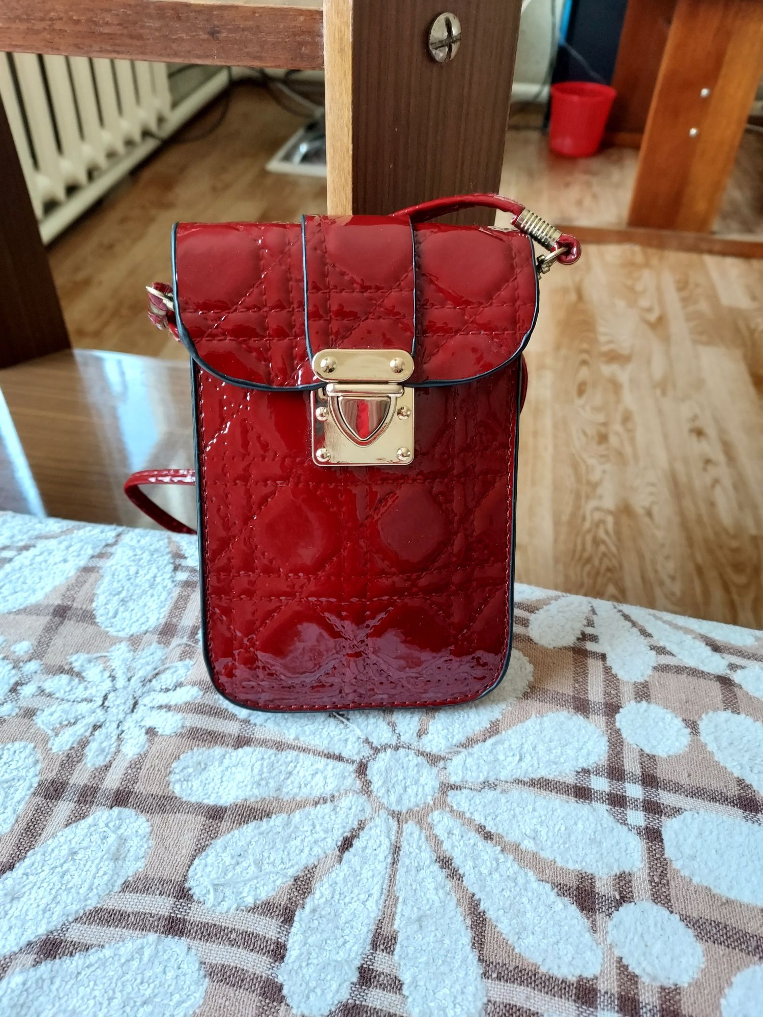 Продам новую женскую сумочку