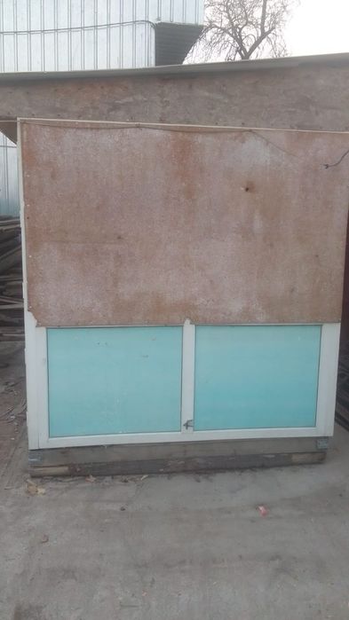 Киоск,будка,ларек.