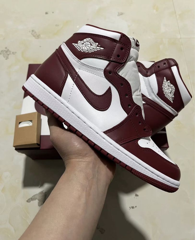Air Jordan 1 Retro High Team Red