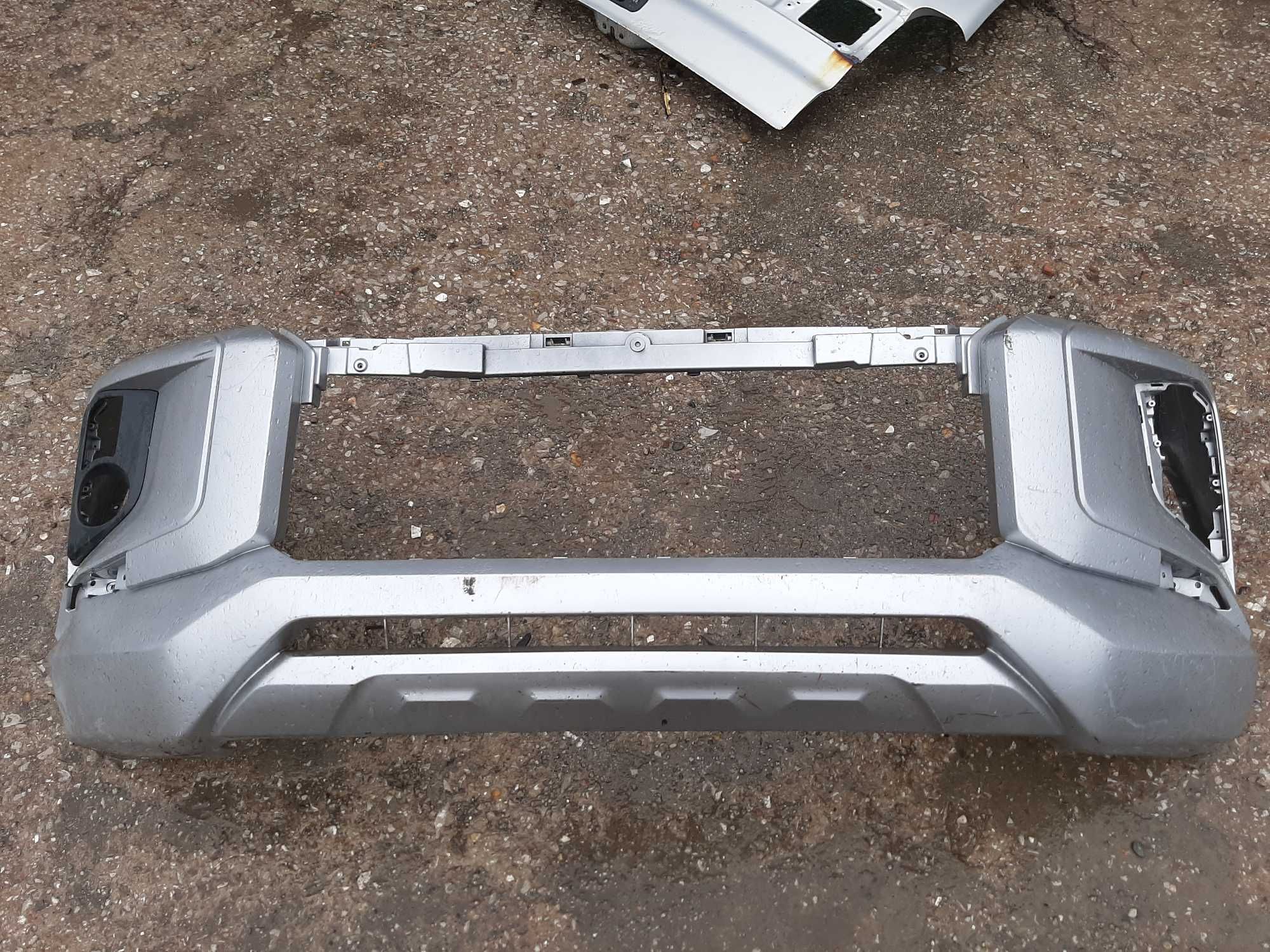 Предна броня за Мицубиши Л200 Mitsubishi L200 2019- 2бр