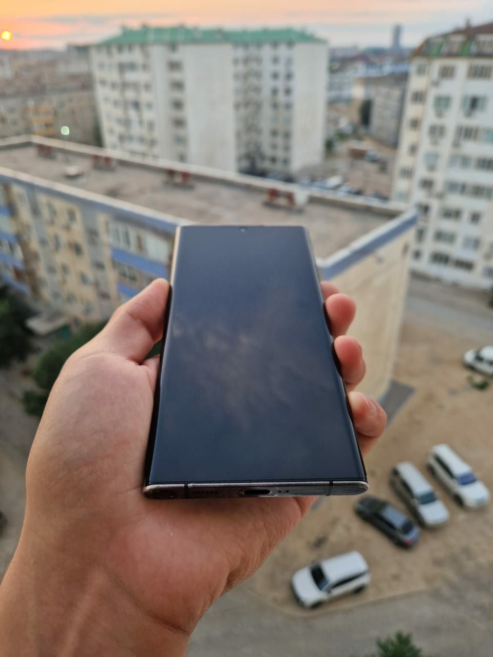 S22 Ultra в хорошем состоянии