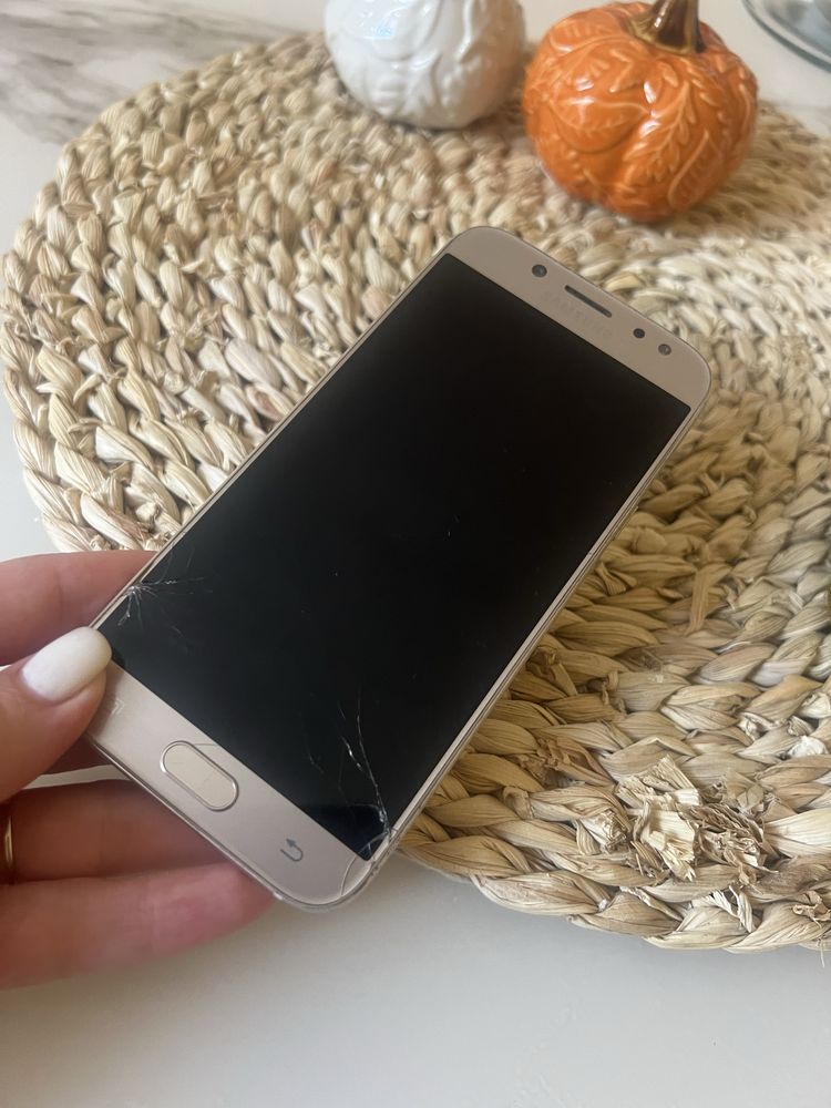 Телефон Samsung Galaxy
