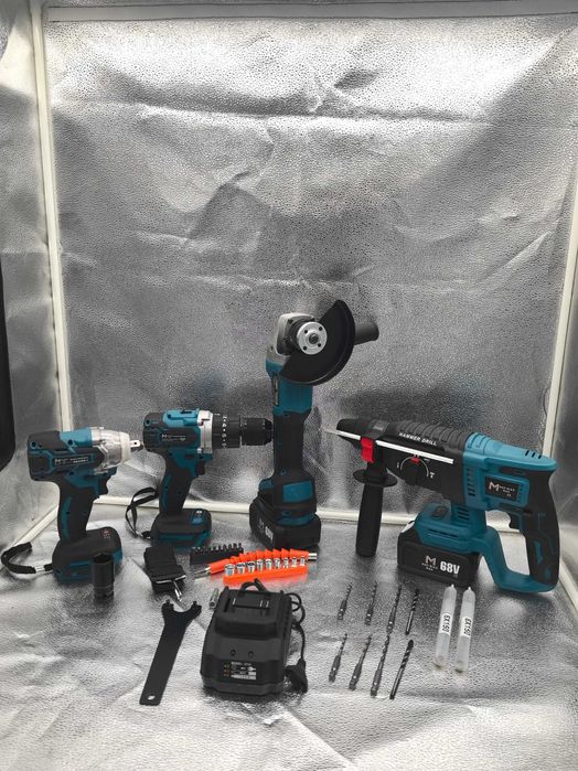 Set scule Matrix Brushless 68V 6.0Ah, 4 piese cu acumulatori – 799 lei