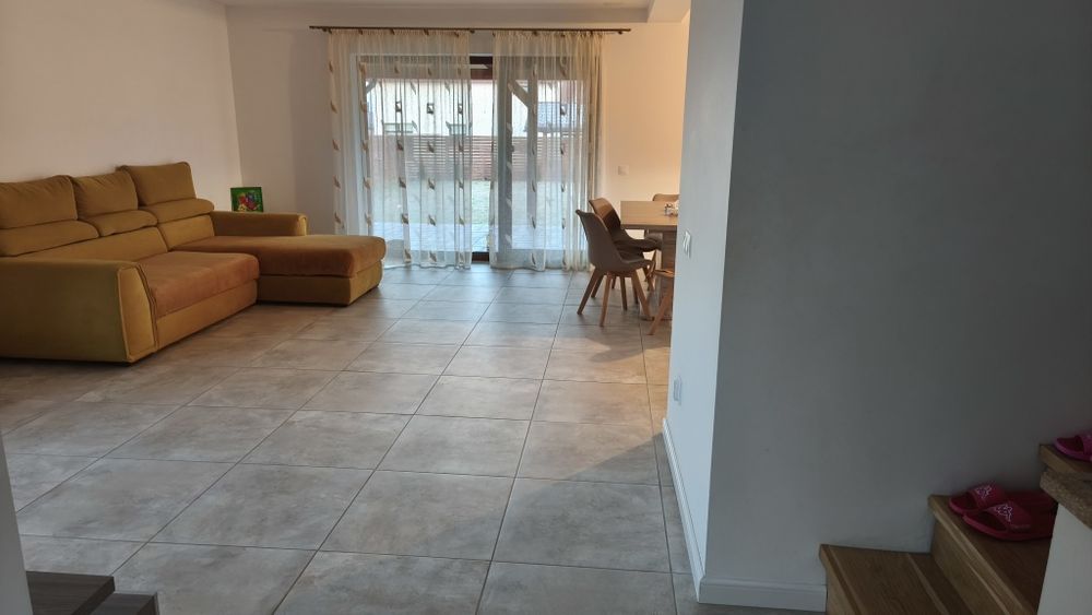 Casă în Izvor de vânzare