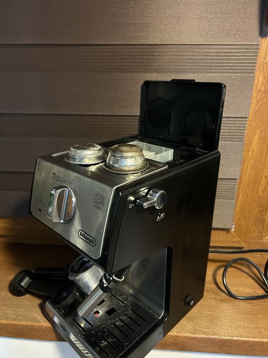 Aparat de cafea DeLonghi