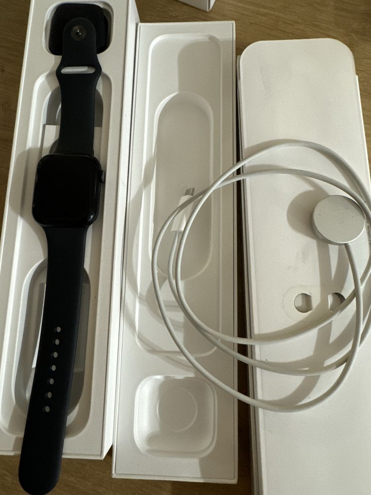 Apple watch 8 45mm baterie 100%