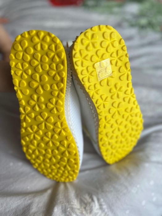 Жълти маратонки Adidas