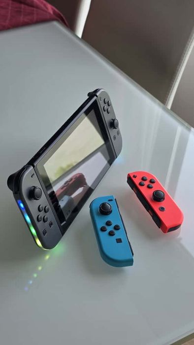 Nintendo Switch + husa , joy-con