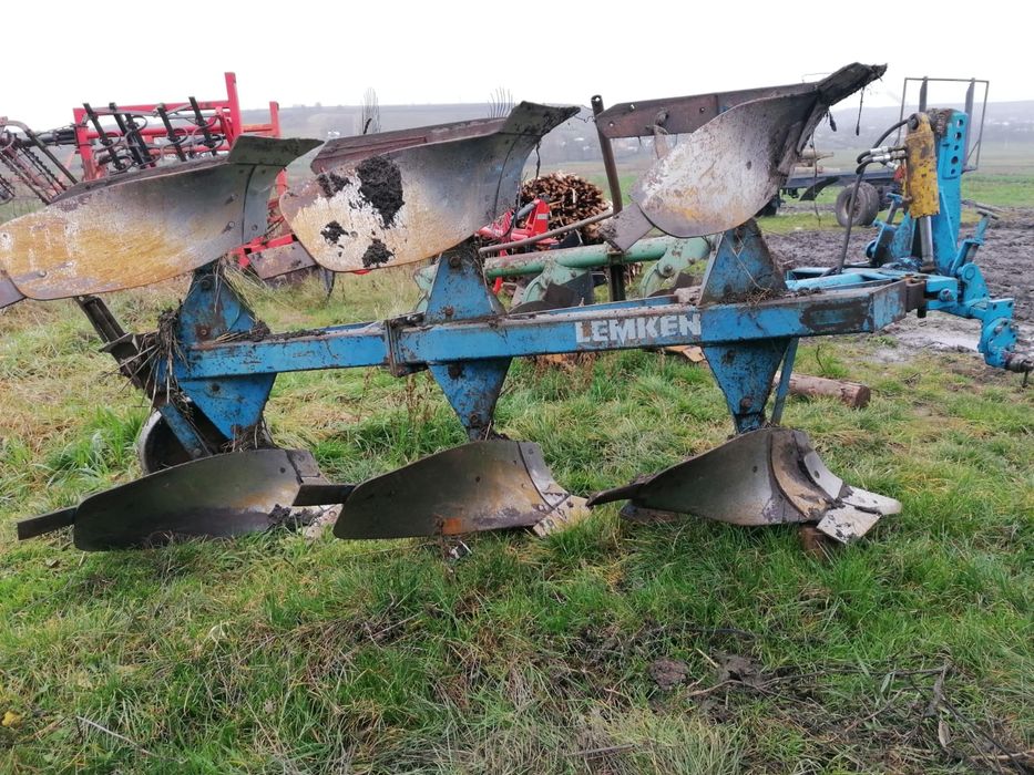 Plug cu 3 brazde reversibil LEMKEN
