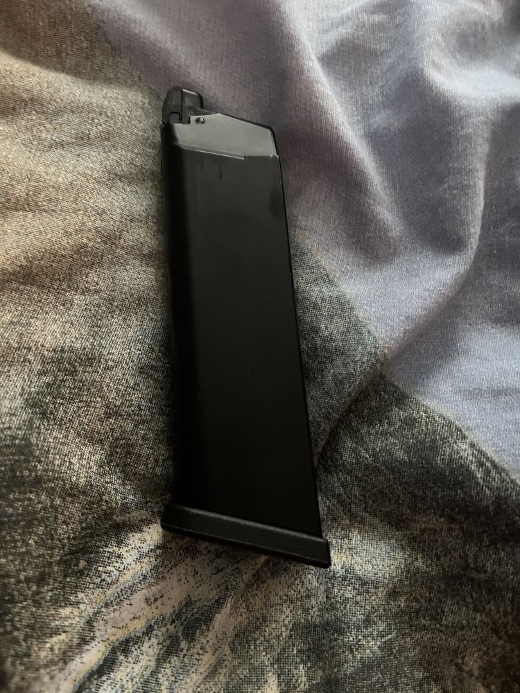 WE glock 18c като нов airsoft