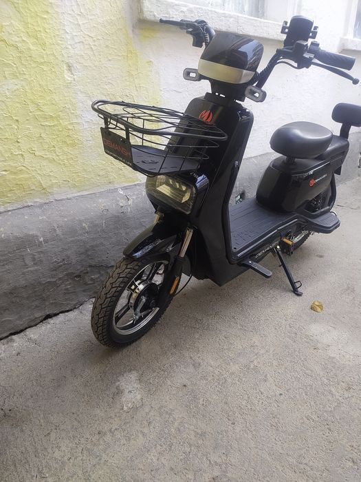 Скутер сотилади срочна янги