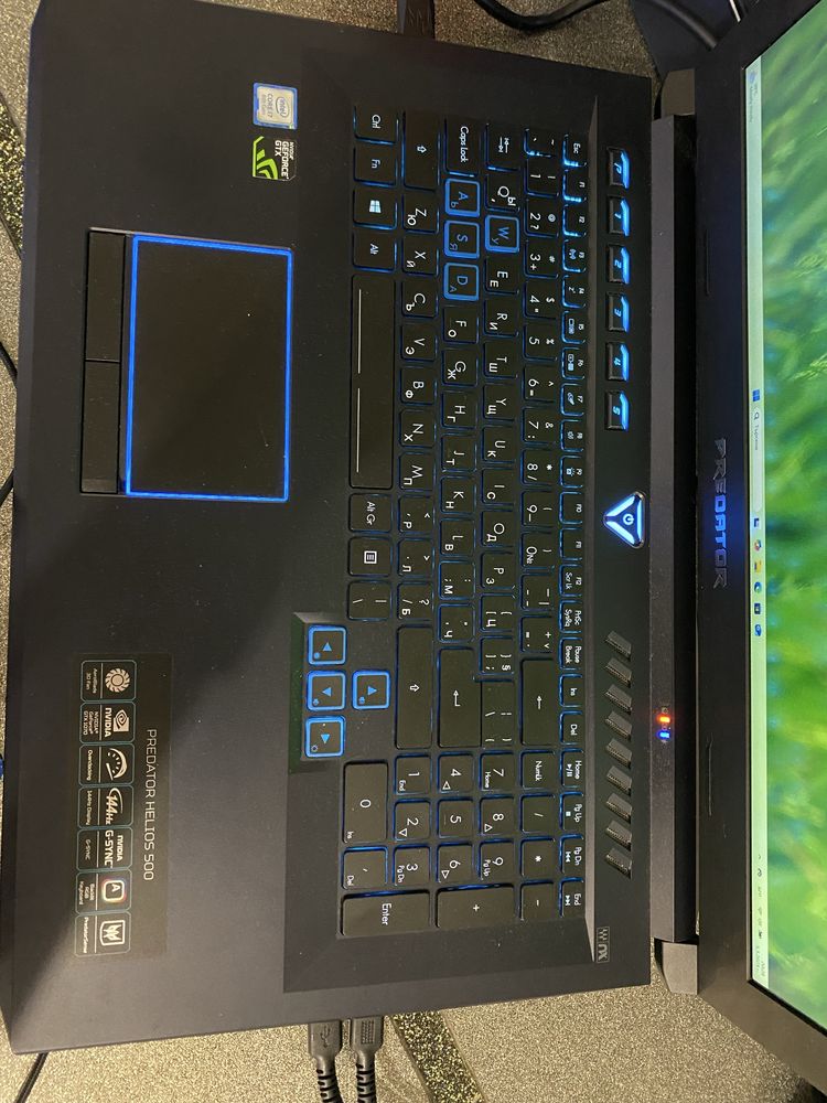 Acer Predator Helios 500 Лаптоп мишка клавиатура