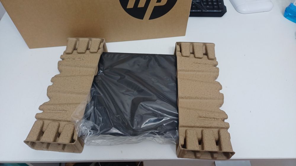 Laptop Hp nou la cutie 17,3 8gb ram Ssd 512 Video Dedicat 2gb