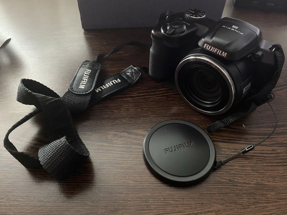Fujifilm FinePix S8600 x36 zoom