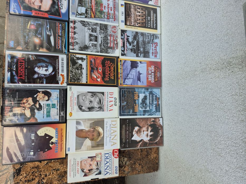 Vând 50 casete video VHS originale colectie 85&120 min,filme groaza,sf