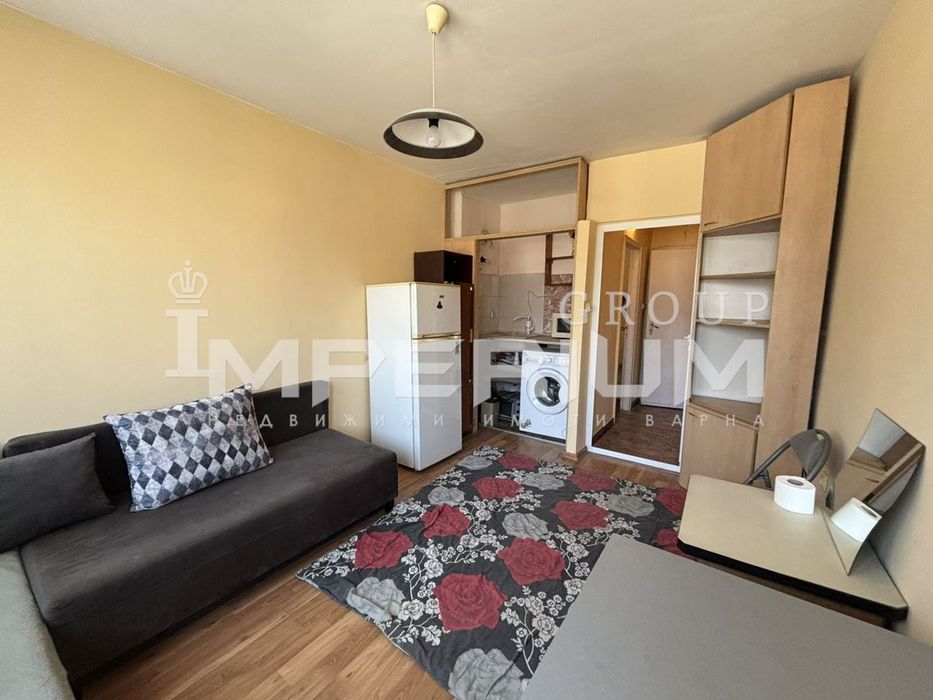 Дава се под наем Едностаен апартамент в Варна, Левски - 20 кв.м за 204 € - Снимка #1