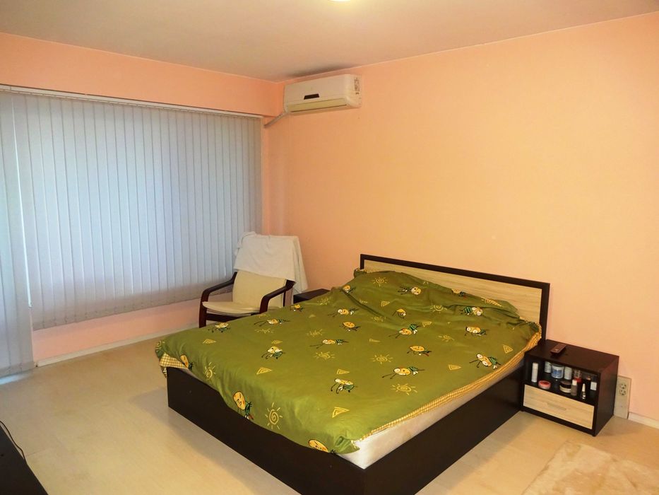 Просторен и функционален апартамент с 2 спални и кухня