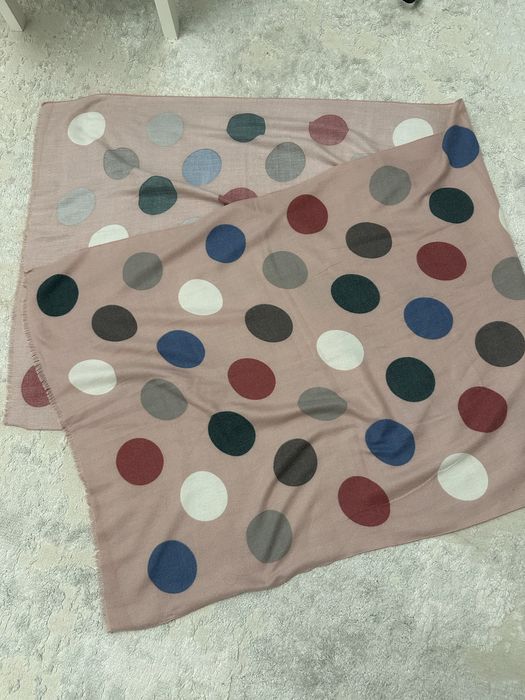 Шарф нежного оттенка