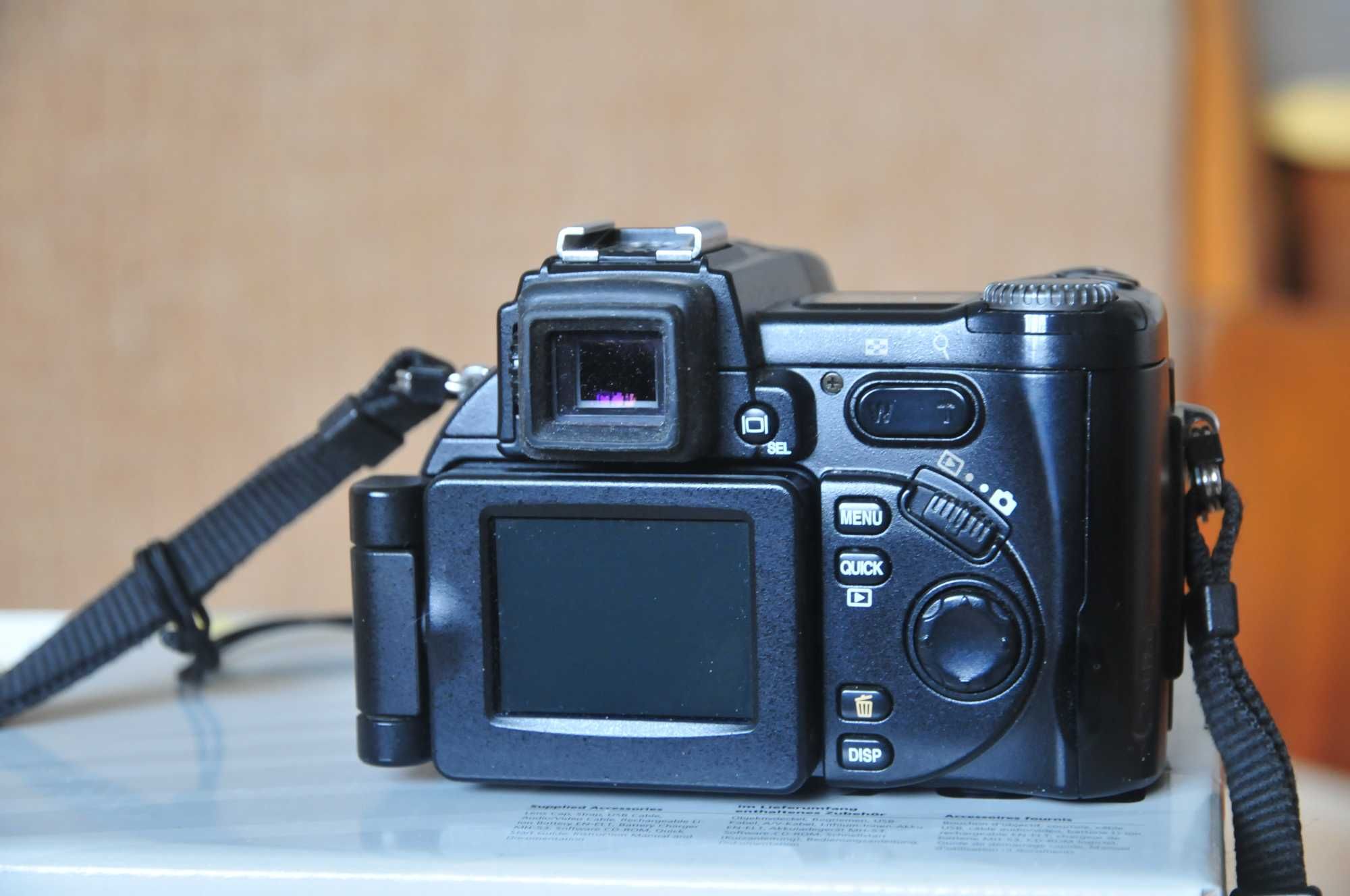 Продавам Nikon Coolpix 8700