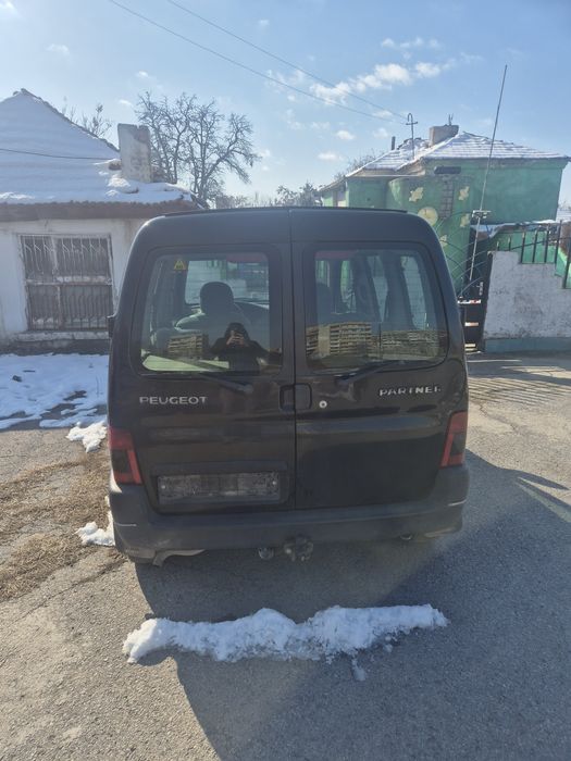 Пежо Партнер 1.4 с газ 2000г