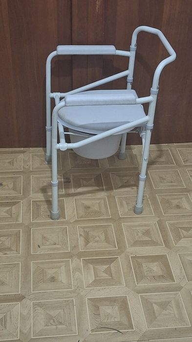 Санитарный стул туалет