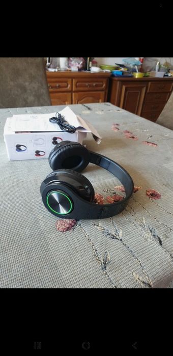 Căști audio wireless leduri