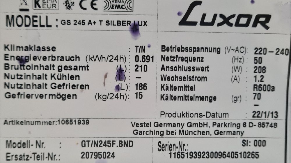 Вертикален фризер Luxor GS245 A+ 144см