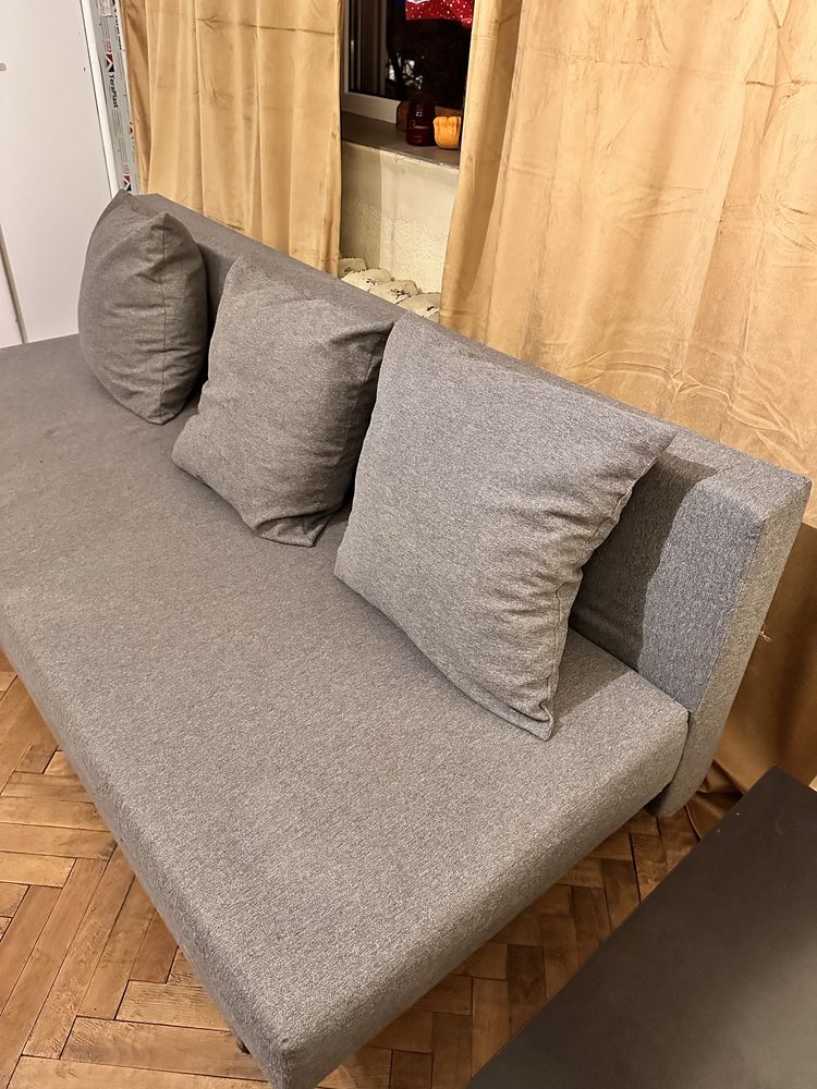 Canapea extensibila 130x190 IKEA in stare foarte buna
