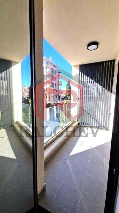 Дава се под наем Двустаен апартамент в к.к. Св.Св. Константин и Елена - 80 кв.м за 700 € - Снимка #8