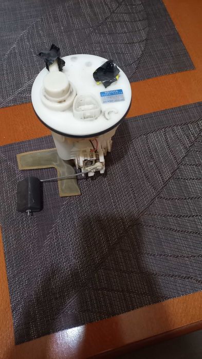 Бензинова помпа за Тойота Корола Версо