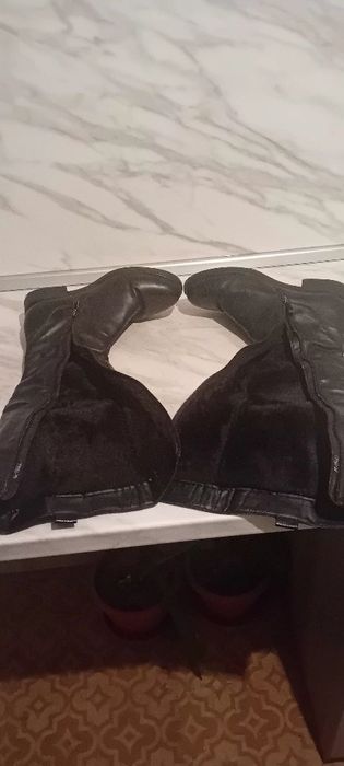 Дамски обувки от естествена кожа.