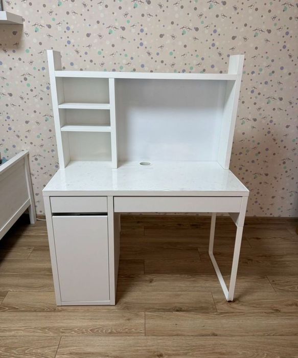 Стол с комодом белый