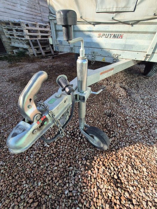 Продам прицеп новый