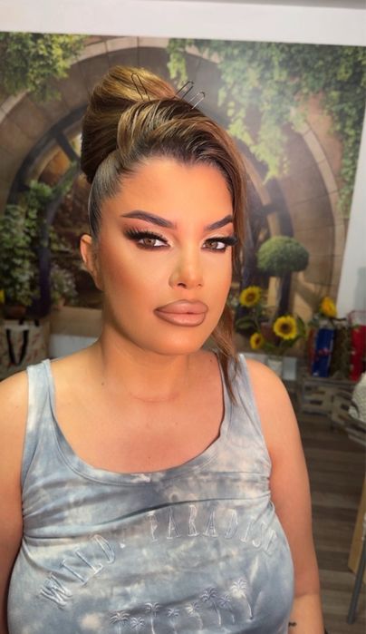 Make up 150 de lei