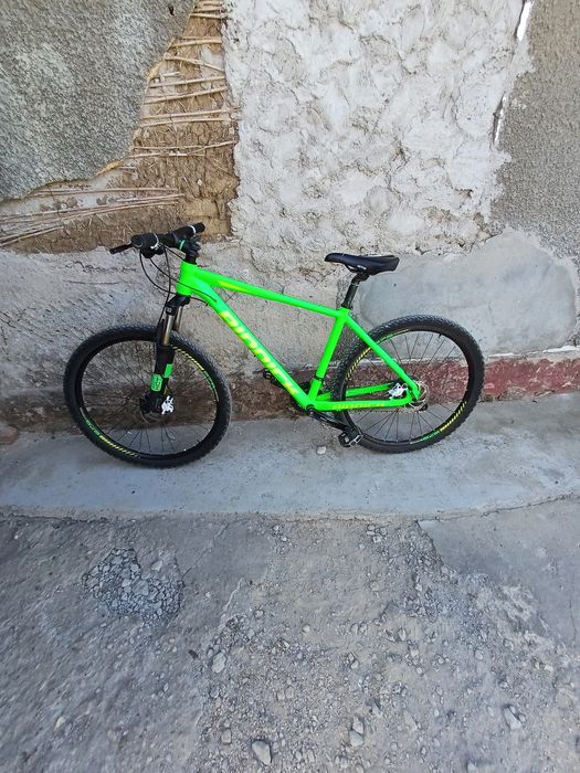 Bicicleta riddick de vanzare urgent ca defecte mici zgârieturi