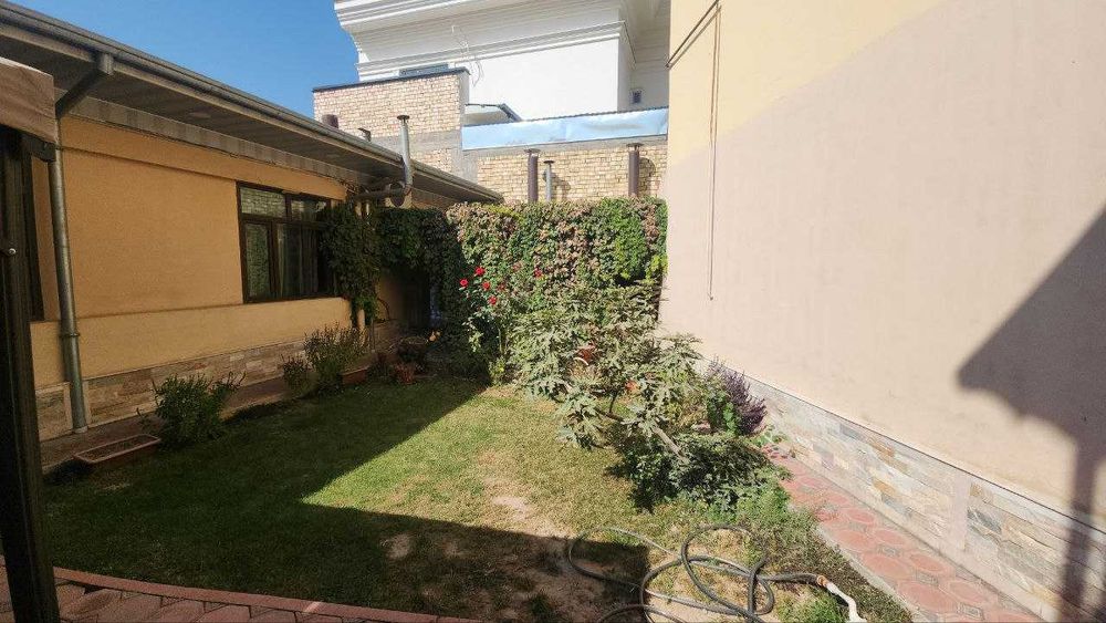 Участок 3.7 сот в Мирзо-Улугбекском районе. 60810у.е. за 1 сот (12)