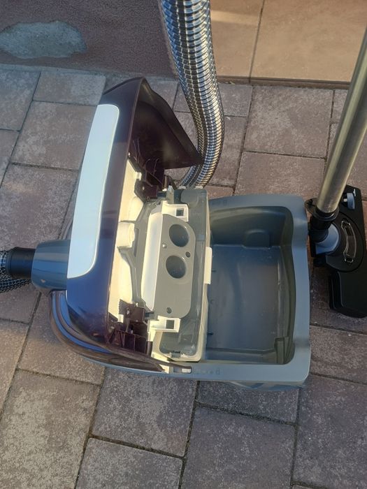 Aspirator cu spalare BOSCH AquaWash&Clean, 5l, 1700W,