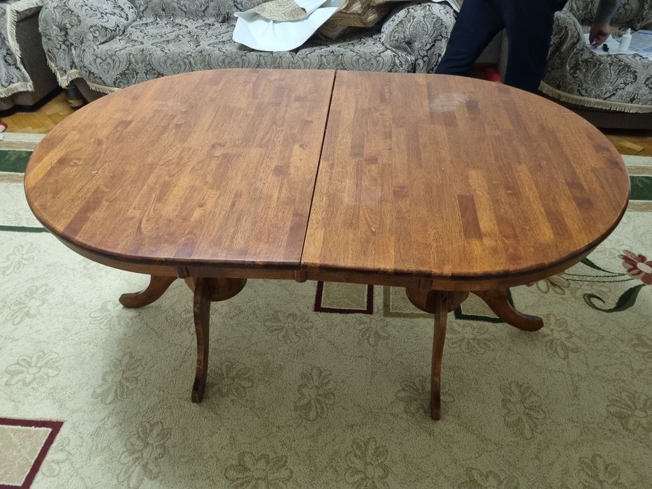 Стол из настоящего дерева