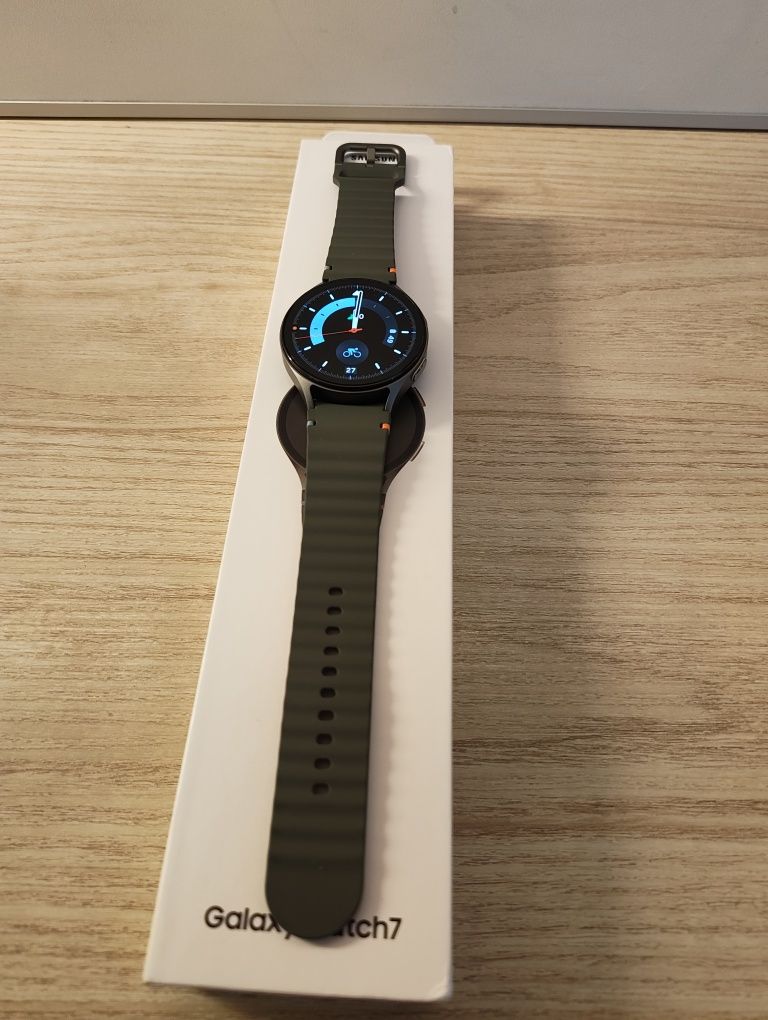 Samsung Galaxy Watch 7 44 mm - Перфектен!