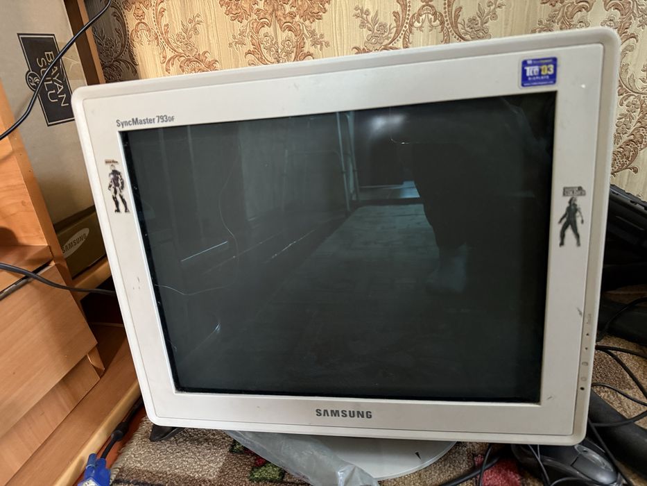 Продам монитор и 3 клавиатуры