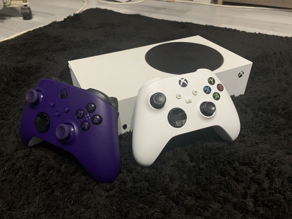 Xbox series s 2 controlere fc 26