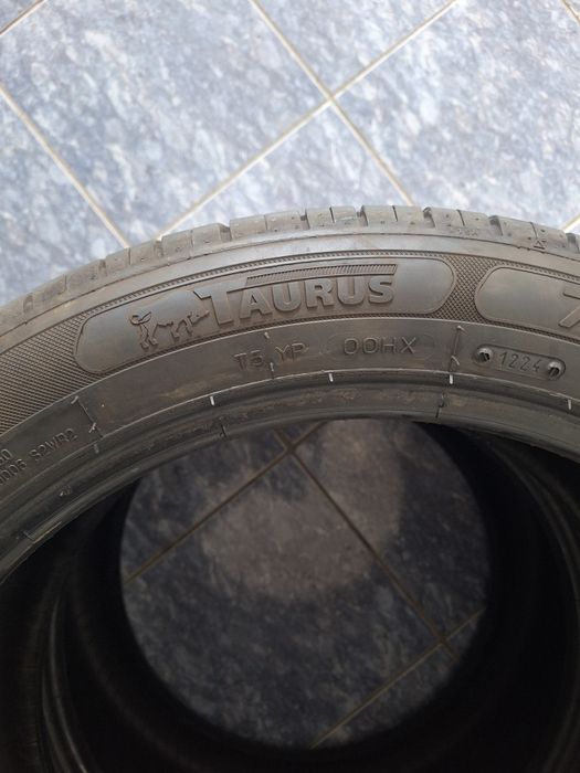 Vand 2 cauciucurii 245/45 R19 98W