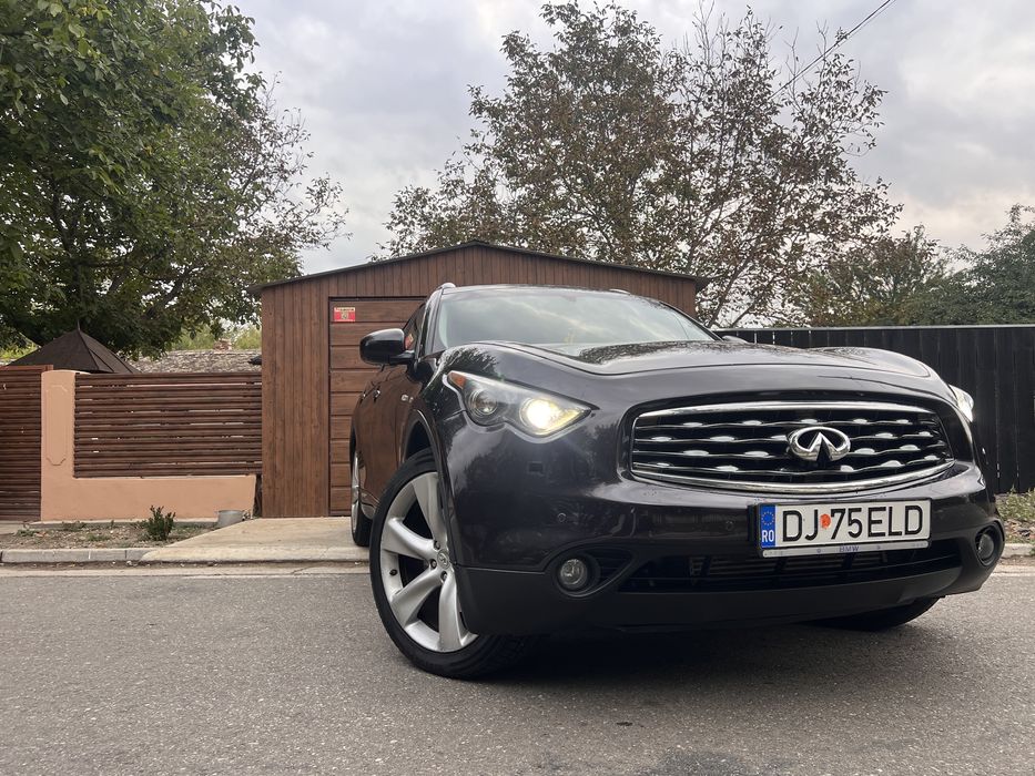 Infiniti FX30d S