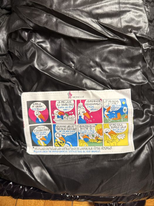 Geaca Moncler nouă