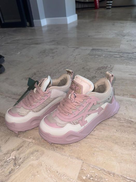 Adidași off-white odsy roz