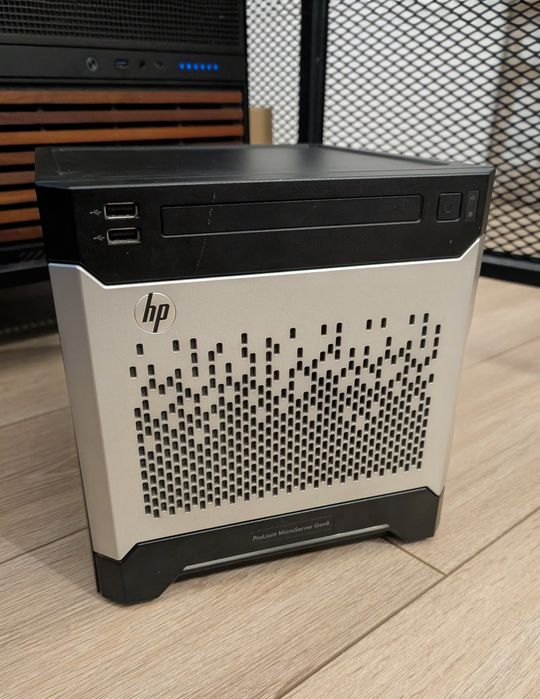 Server HP ProLiant MicroServer Gen8