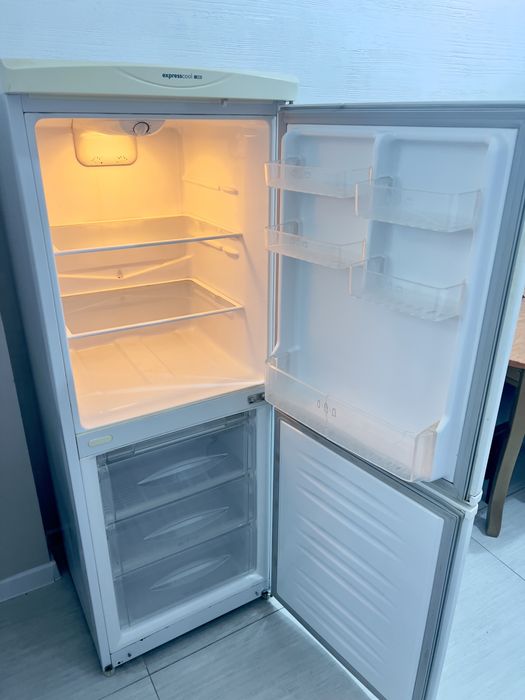 Продам Холодильник Машинку