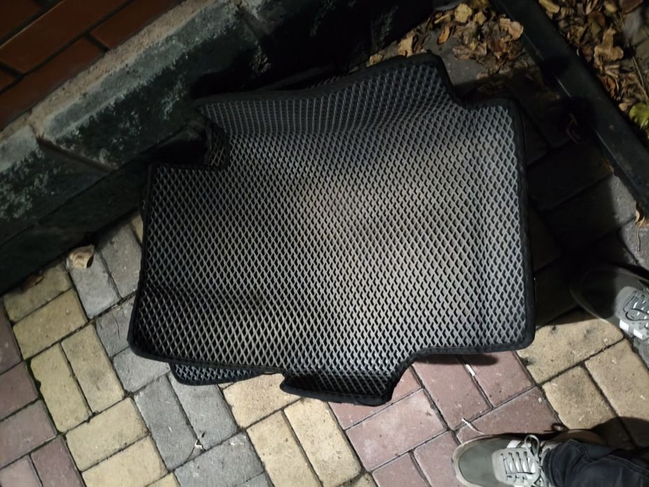 Полики для corolla e 210