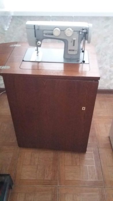 Швейная машина в хорошем состоянии